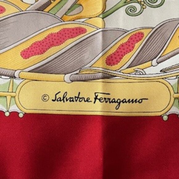 Vintage Ferragamo100 % Silk Scarf Made in Italy - Picture 2 of 4